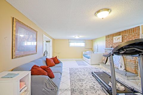 Photo 19 at 3350 Lehigh Crescent W, Malton, Mississauga