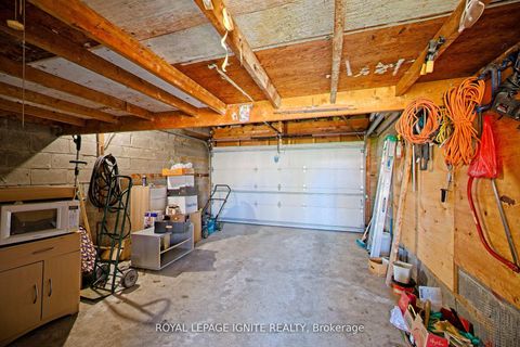 Photo 26 at 3350 Lehigh Crescent W, Malton, Mississauga