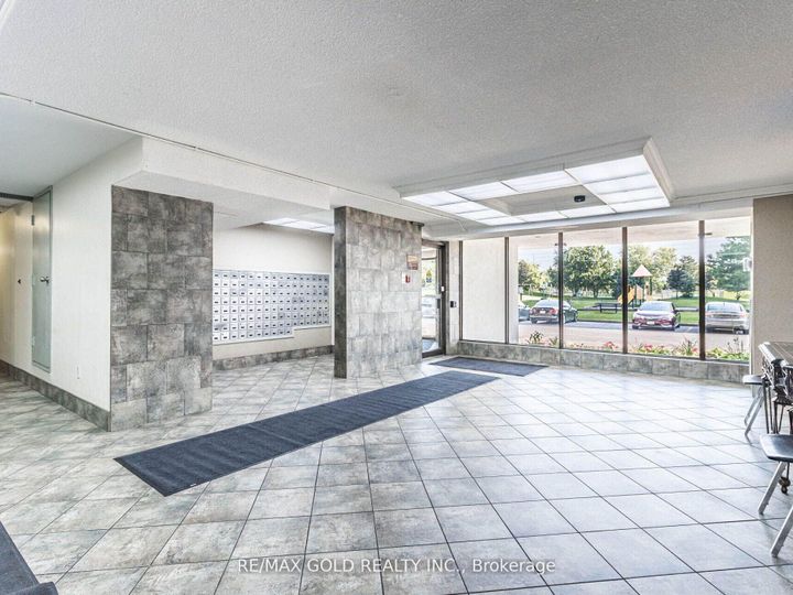 Photo 3 at 1010 - 17 Knightsbridge Road, Queen Street Corridor, Brampton