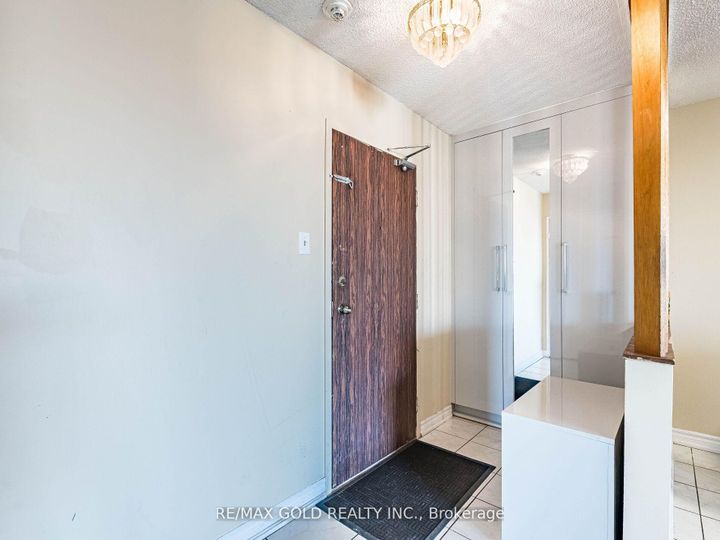 Photo 5 at 1010 - 17 Knightsbridge Road, Queen Street Corridor, Brampton