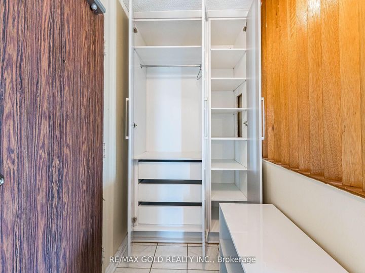 Photo 6 at 1010 - 17 Knightsbridge Road, Queen Street Corridor, Brampton