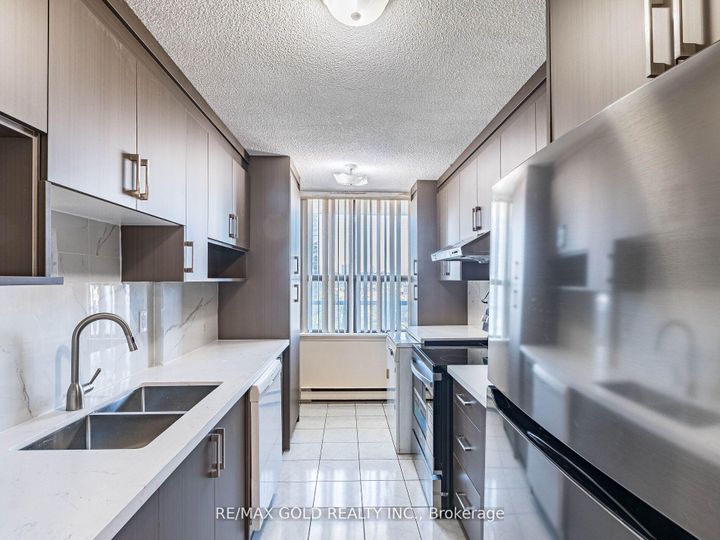 Photo 16 at 1010 - 17 Knightsbridge Road, Queen Street Corridor, Brampton