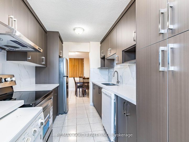 Photo 18 at 1010 - 17 Knightsbridge Road, Queen Street Corridor, Brampton