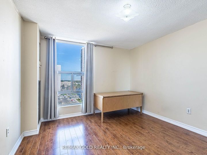 Photo 25 at 1010 - 17 Knightsbridge Road, Queen Street Corridor, Brampton