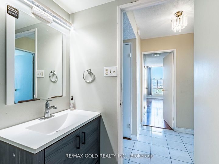 Photo 30 at 1010 - 17 Knightsbridge Road, Queen Street Corridor, Brampton