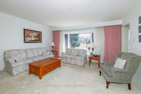 Photo 2 at 24 Densgrove Road, Woburn, Toronto