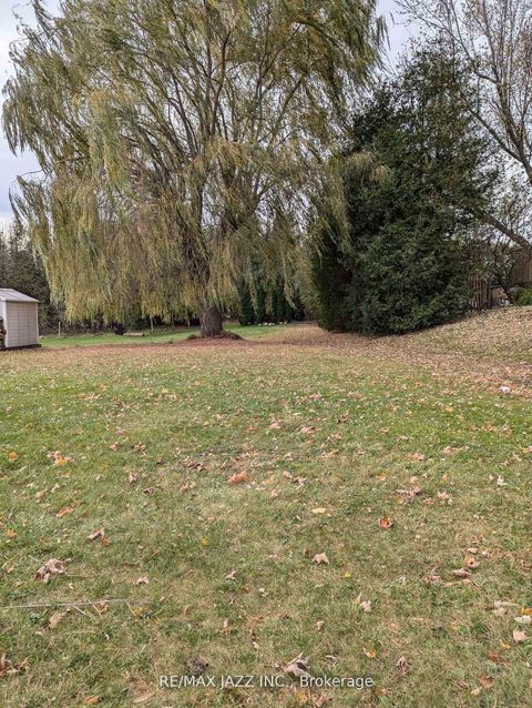 Photo 3 at 396 North Scugog Court, Bowmanville, Clarington