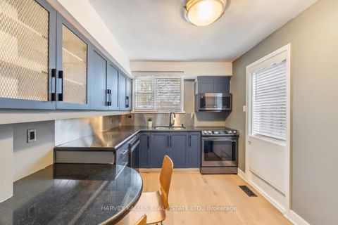 Photo 10 at 178 Three Valleys Drive, Donalda, Toronto