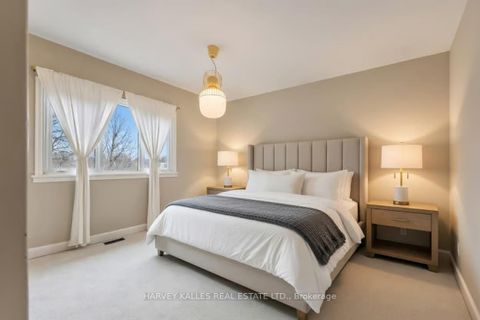 Photo 12 at 178 Three Valleys Drive, Donalda, Toronto