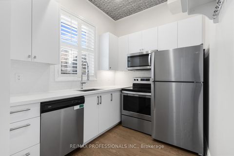 Photo 10 at C - 253 Wellesley Street E, South St. James Town, Toronto