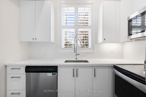 Photo 11 at C - 253 Wellesley Street E, South St. James Town, Toronto