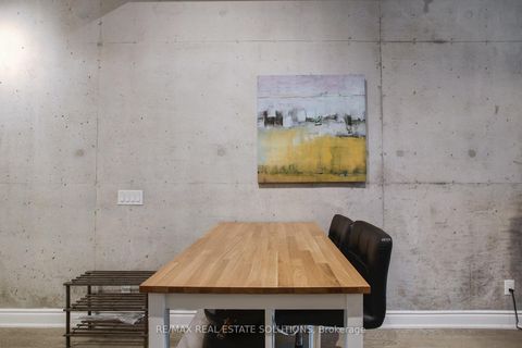 Photo 5 at 210 - 608 Richmond Street W, Waterfront Communities C1, Toronto