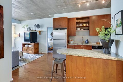 Photo 2 at 718 - 1005 King Street W, Niagara, Toronto