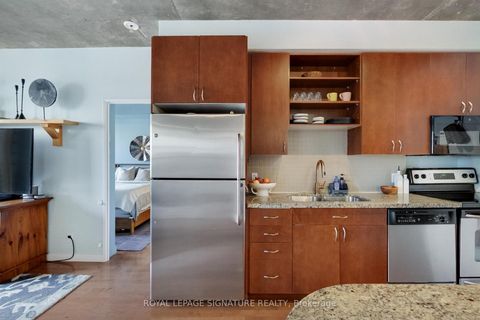 Photo 4 at 718 - 1005 King Street W, Niagara, Toronto