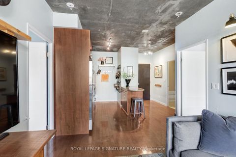 Photo 7 at 718 - 1005 King Street W, Niagara, Toronto