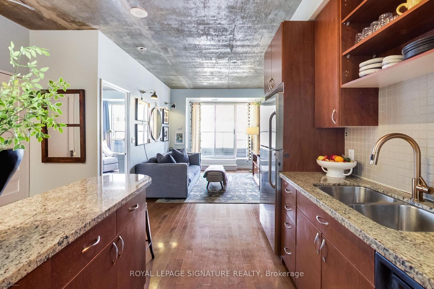 718 - 1005 King Street W, Niagara, Toronto by Loree Meneguzzi Real Estate 718 - 1005 King Street W, Niagara, Toronto