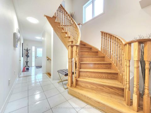 Photo 3 at 93 Treasure Hill Road, Maple, Vaughan