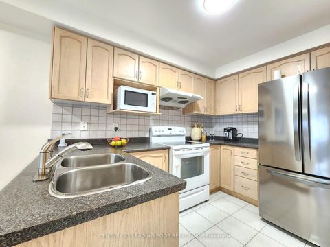 Photo 10 at 93 Treasure Hill Road, Maple, Vaughan