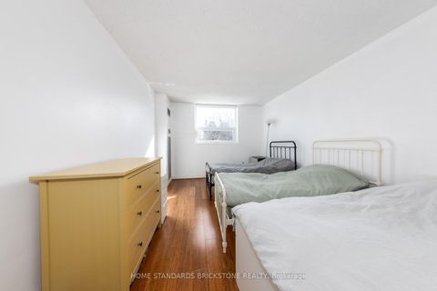 Photo 9 at 205 - 7601 Bathurst Street W, Yorkhill, Vaughan