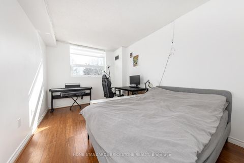 Photo 11 at 205 - 7601 Bathurst Street W, Yorkhill, Vaughan