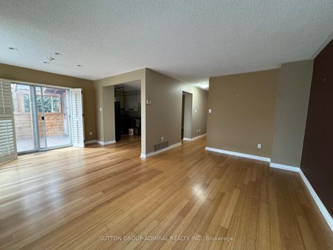 Photo 5 at 27 Dawson Crescent, Hills of St Andrew, Aurora