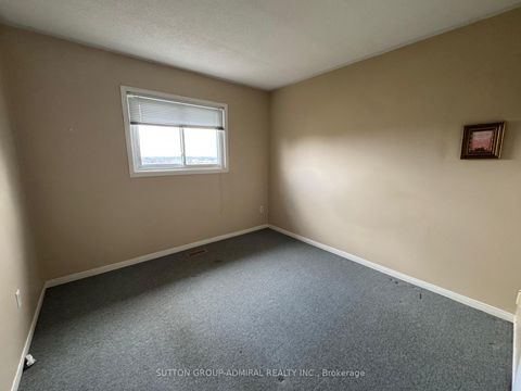 Photo 13 at 27 Dawson Crescent, Hills of St Andrew, Aurora