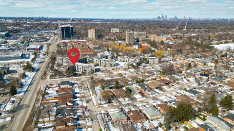 Photo 2 at 88 - 2001 Bonnymede Drive, Clarkson, Mississauga