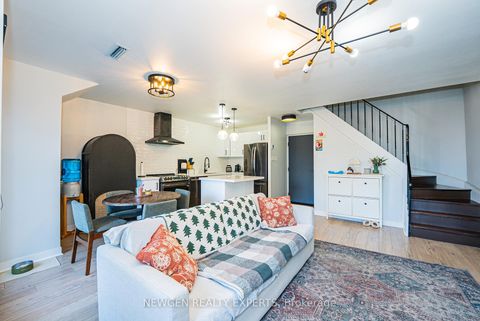 Photo 7 at 88 - 2001 Bonnymede Drive, Clarkson, Mississauga