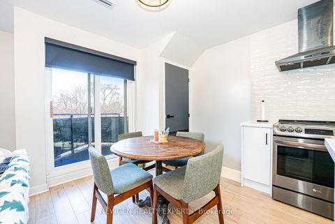 Photo 10 at 88 - 2001 Bonnymede Drive, Clarkson, Mississauga