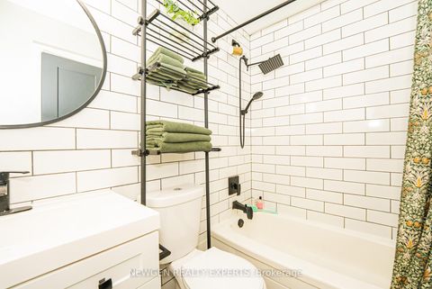Photo 20 at 88 - 2001 Bonnymede Drive, Clarkson, Mississauga