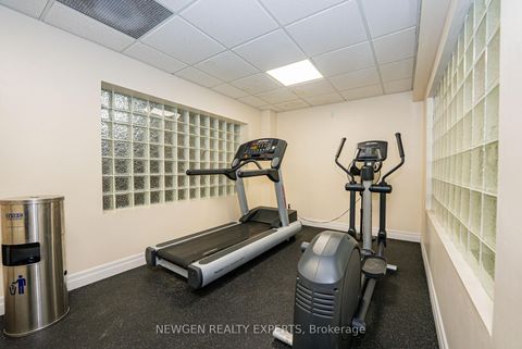 Photo 25 at 88 - 2001 Bonnymede Drive, Clarkson, Mississauga
