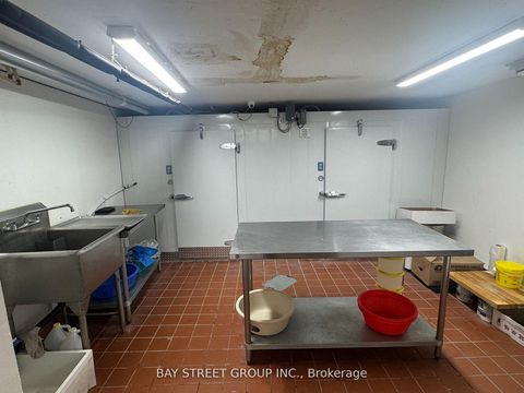 Photo 10 at 5205 Yonge Street, Willowdale East, Toronto