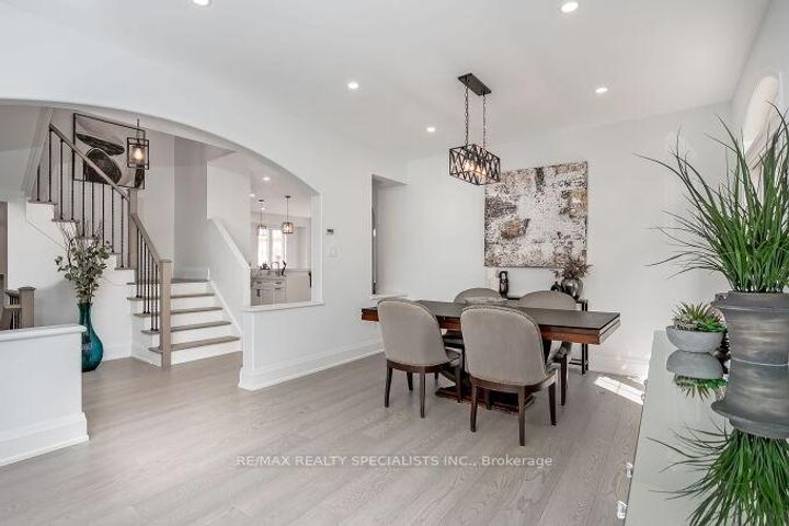 Photo 9 at 7123 White Pine Court, Meadowvale Village, Mississauga