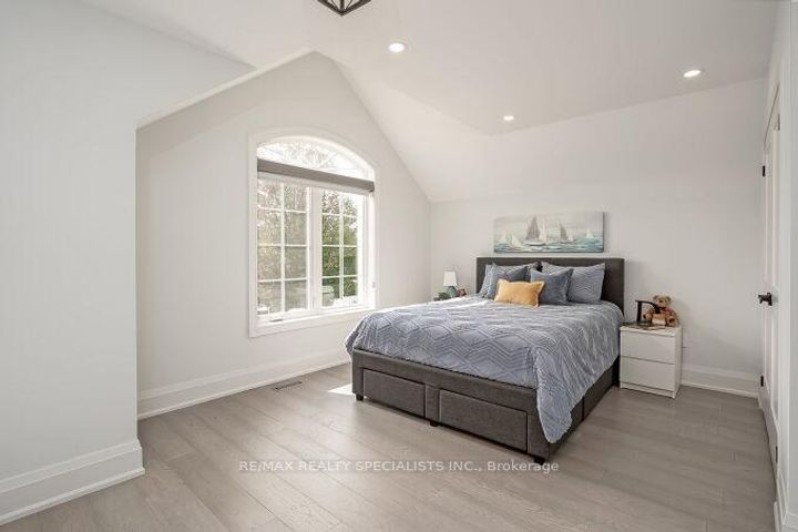 Photo 33 at 7123 White Pine Court, Meadowvale Village, Mississauga