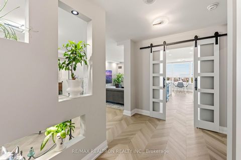 Photo 8 at 312 - 11 Townsgate Drive, Yorkhill, Vaughan