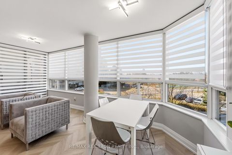 Photo 14 at 312 - 11 Townsgate Drive, Yorkhill, Vaughan