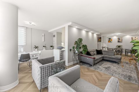 Photo 22 at 312 - 11 Townsgate Drive, Yorkhill, Vaughan