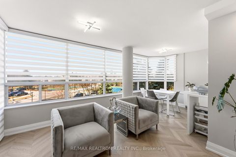 Photo 23 at 312 - 11 Townsgate Drive, Yorkhill, Vaughan