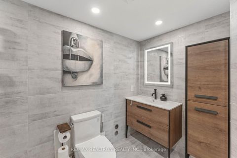 Photo 32 at 312 - 11 Townsgate Drive, Yorkhill, Vaughan