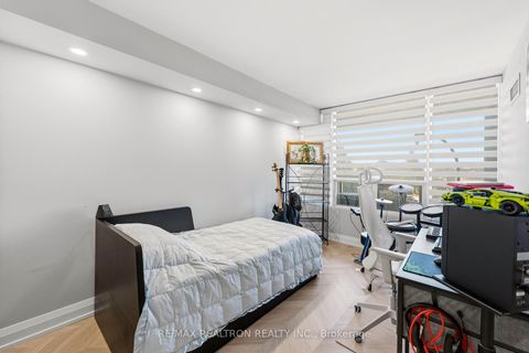 Photo 34 at 312 - 11 Townsgate Drive, Yorkhill, Vaughan