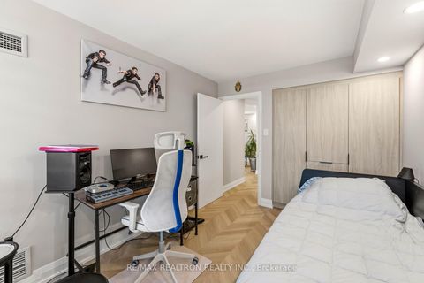 Photo 35 at 312 - 11 Townsgate Drive, Yorkhill, Vaughan