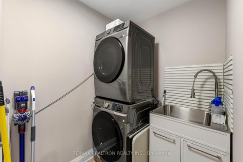 Photo 38 at 312 - 11 Townsgate Drive, Yorkhill, Vaughan