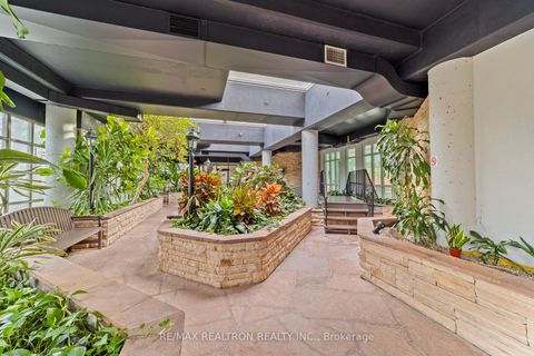 Photo 40 at 312 - 11 Townsgate Drive, Yorkhill, Vaughan