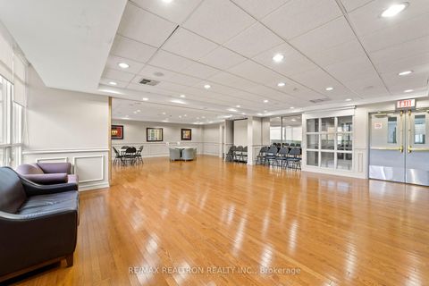 Photo 46 at 312 - 11 Townsgate Drive, Yorkhill, Vaughan