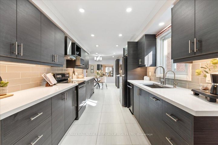 Photo 12 at 780 Hampton Court, West Shore, Pickering