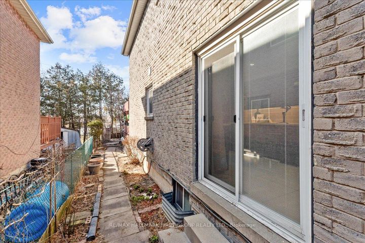 Photo 39 at 780 Hampton Court, West Shore, Pickering