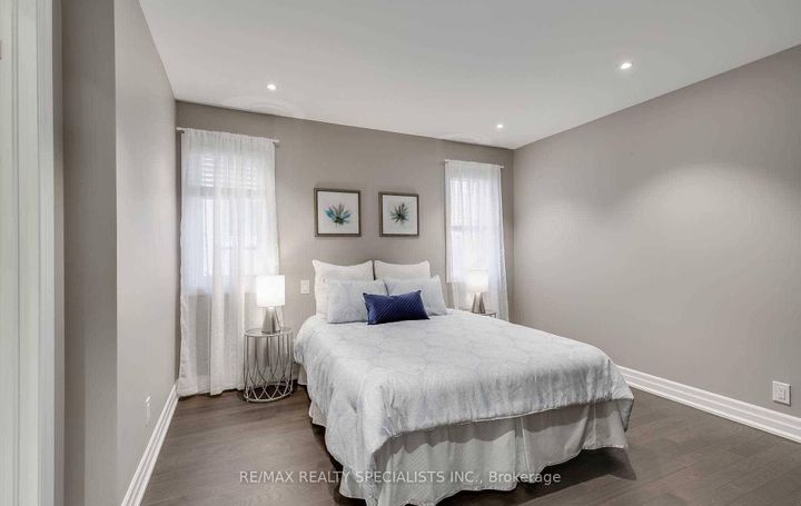 Photo 11 at 19 Dancing Waters Road, Bram West, Brampton