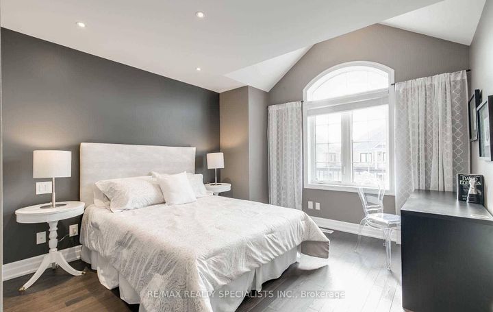 Photo 12 at 19 Dancing Waters Road, Bram West, Brampton