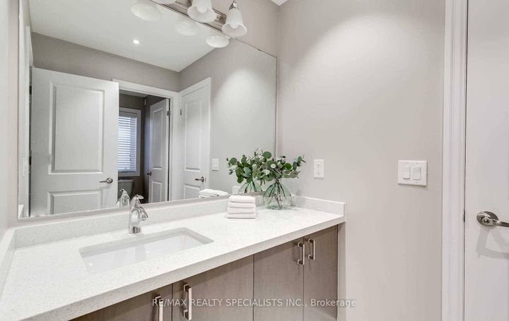 Photo 13 at 19 Dancing Waters Road, Bram West, Brampton