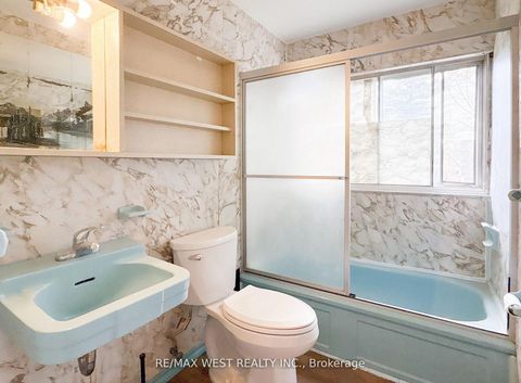Photo 13 at 32 Broadleaf Road, Don Mills, Toronto
